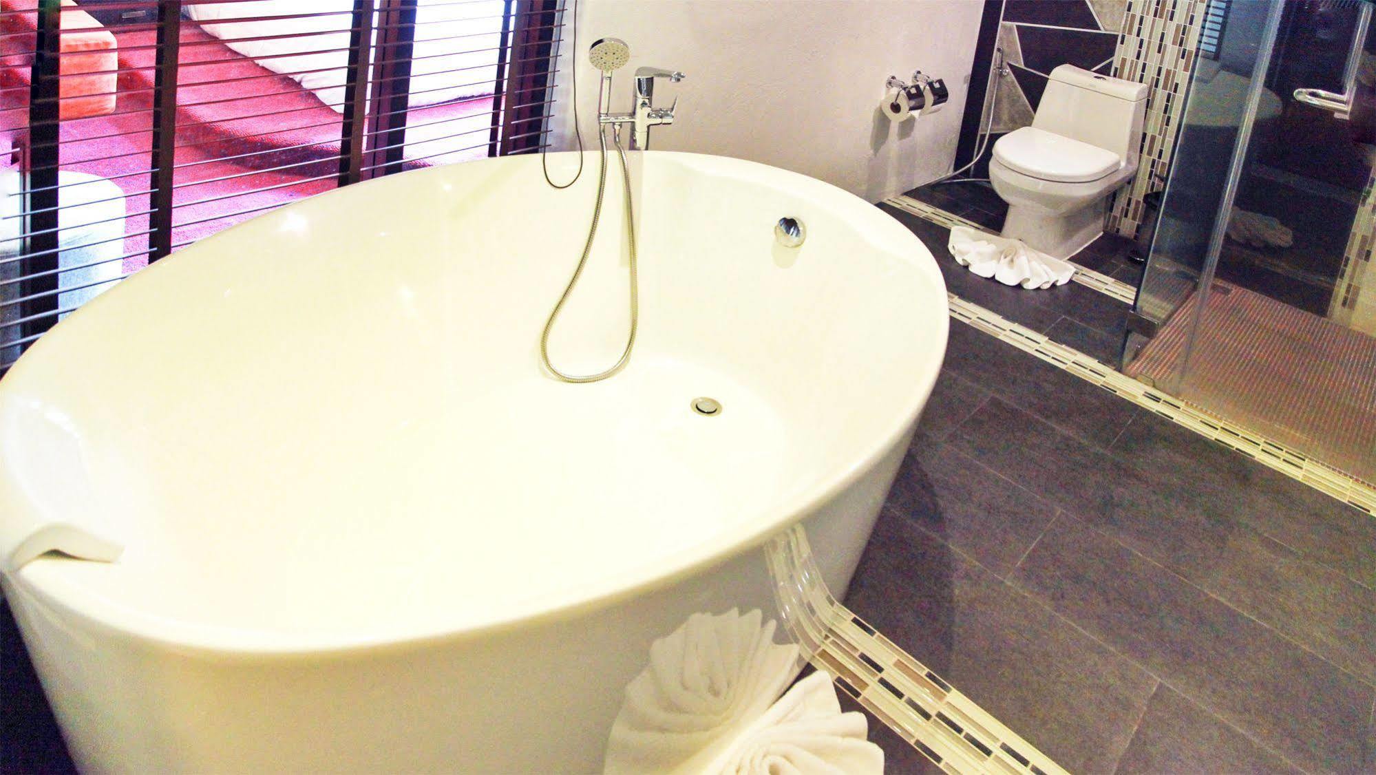 Monkey House Hotel Chiang Mai Ngoại thất bức ảnh